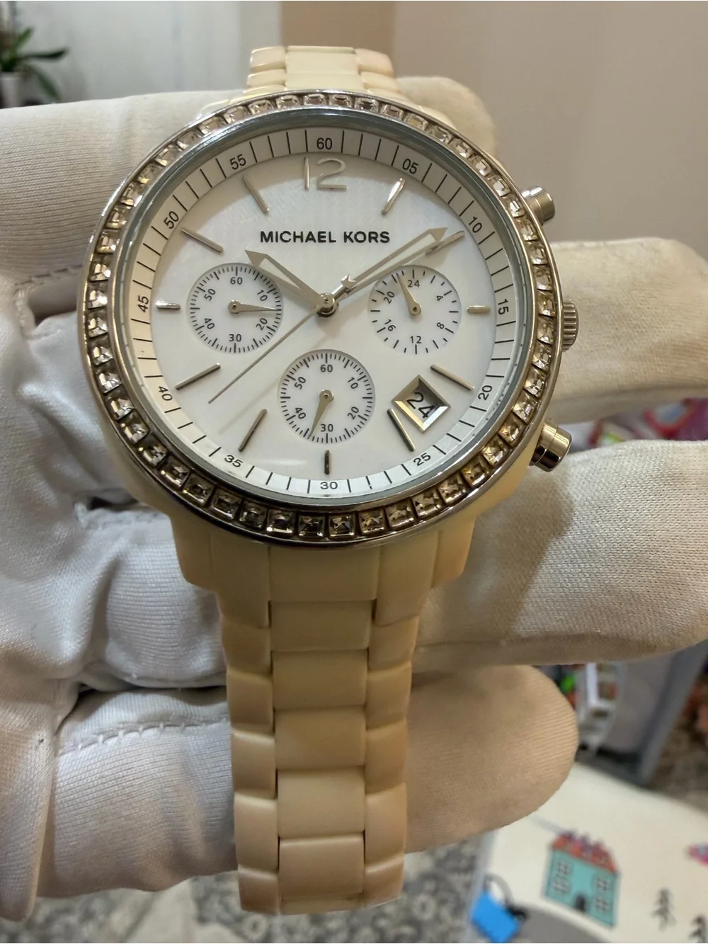 Michael Kors MK-5079 Runway Chronograph Mother of Pearl Dial Crystal Watch Runs